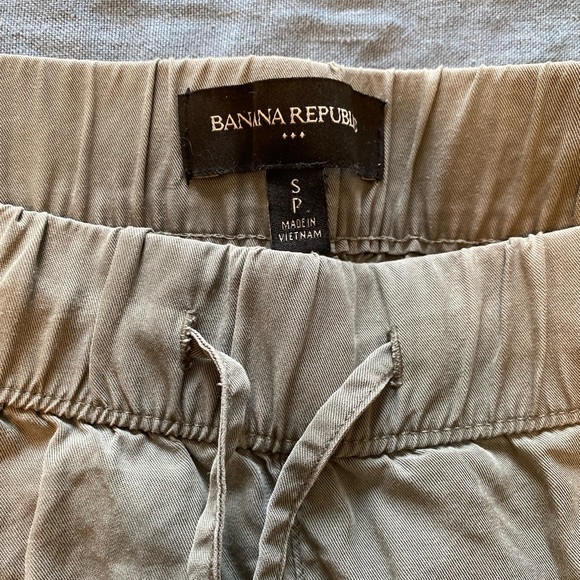 Banana Republic cargo pants (S) - Picture 1 of 5